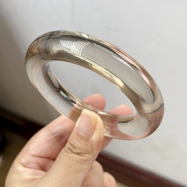 新品上架 天然茶水晶全净体胖圆 室内自然光拍摄  56.7mm正圈