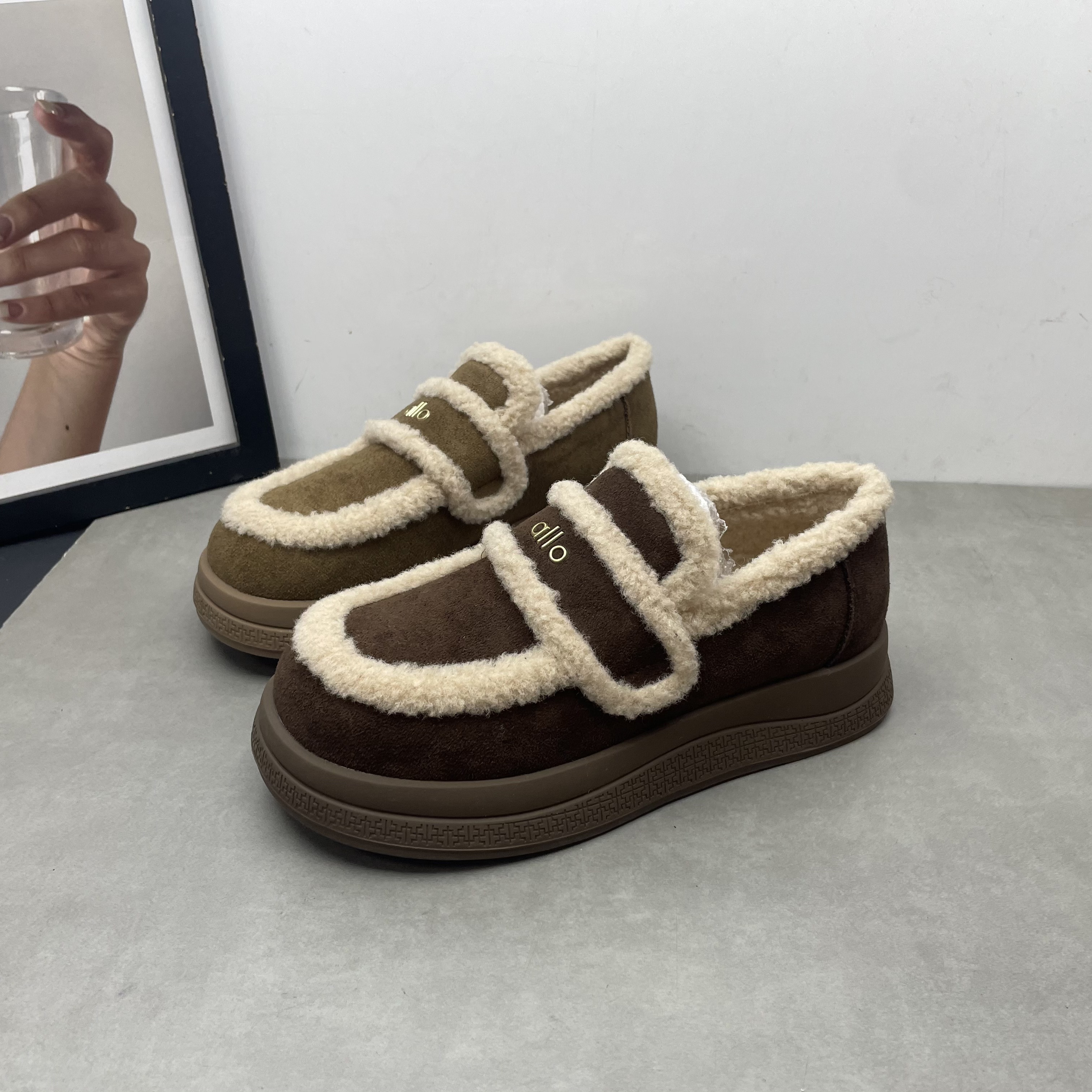 2025冬季新款女鞋圆头深口一脚蹬英伦风加绒保暖乐福鞋厚底女棉鞋