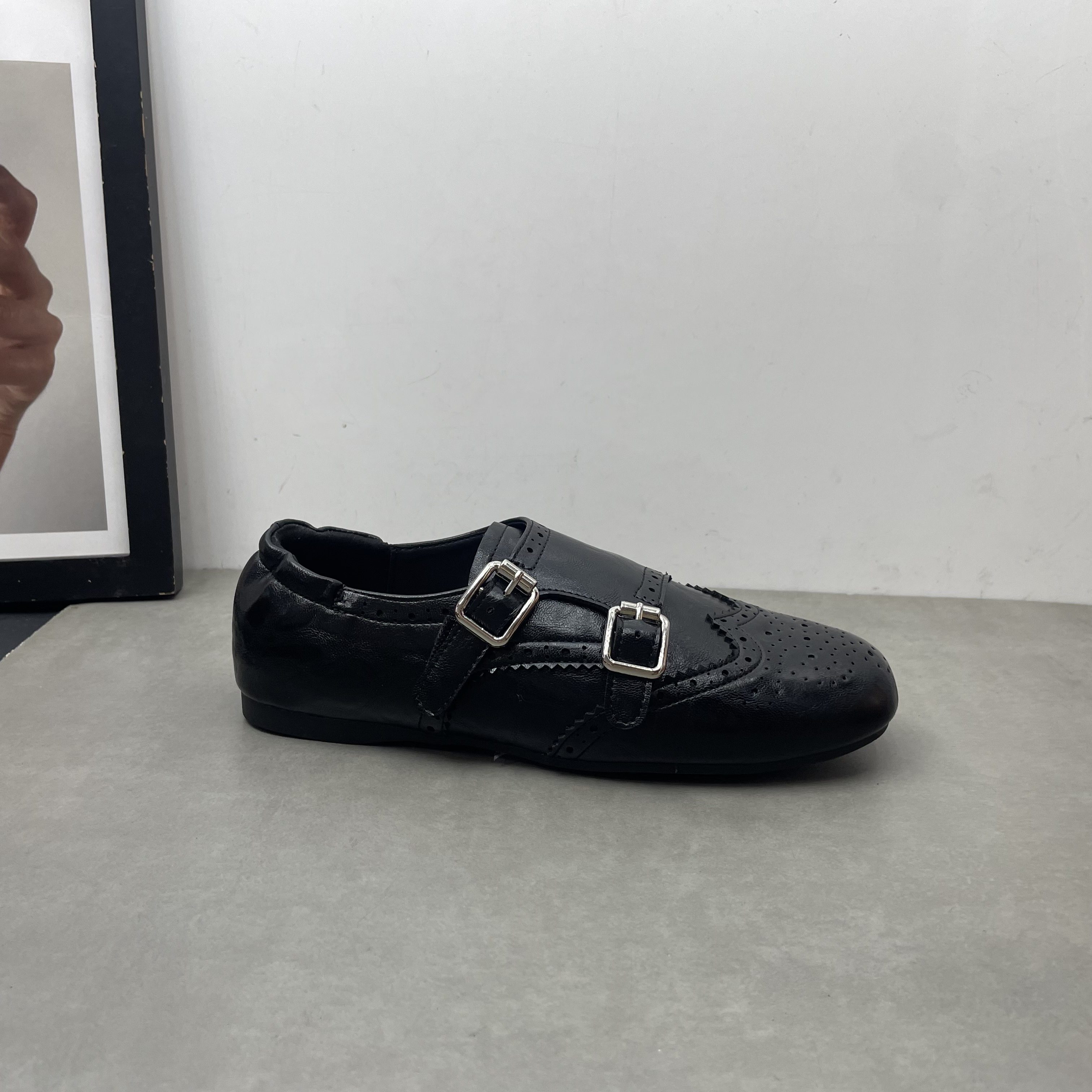 2026春季新款女鞋方头深口一脚蹬英伦风复古布洛克雕花软底女单鞋,女鞋,深口单鞋,淘宝优惠券,粉丝福利购,淘宝优惠卷