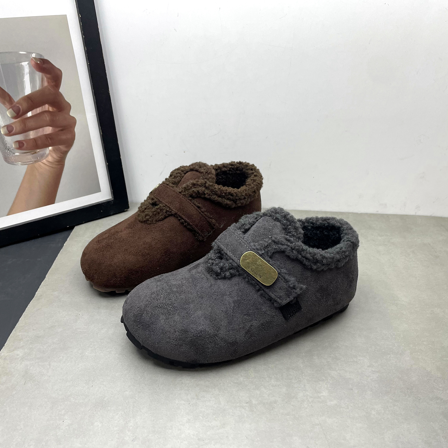 2025冬季新款女鞋圆头深口魔术贴加绒保暖平跟防滑勃肯鞋女士棉鞋