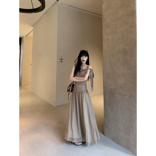实拍 2026夏季新款复古咖色斜肩连衣裙女法式配飘带气质长裙98169