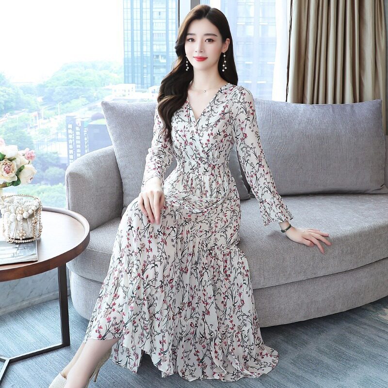 2025长袖连衣裙女中长款春装新款碎花雪纺v领收腰显瘦英伦风长裙