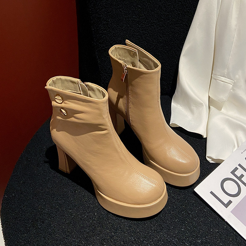 防水台瘦瘦靴秋冬新款2025年小个子不累脚侧拉链圆头粗跟高跟短靴
