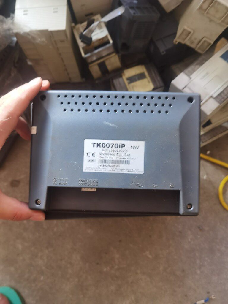 威纶通触摸屏tk6070ip tk6070iq二手成色轻微磕碰保护贴膜换全新