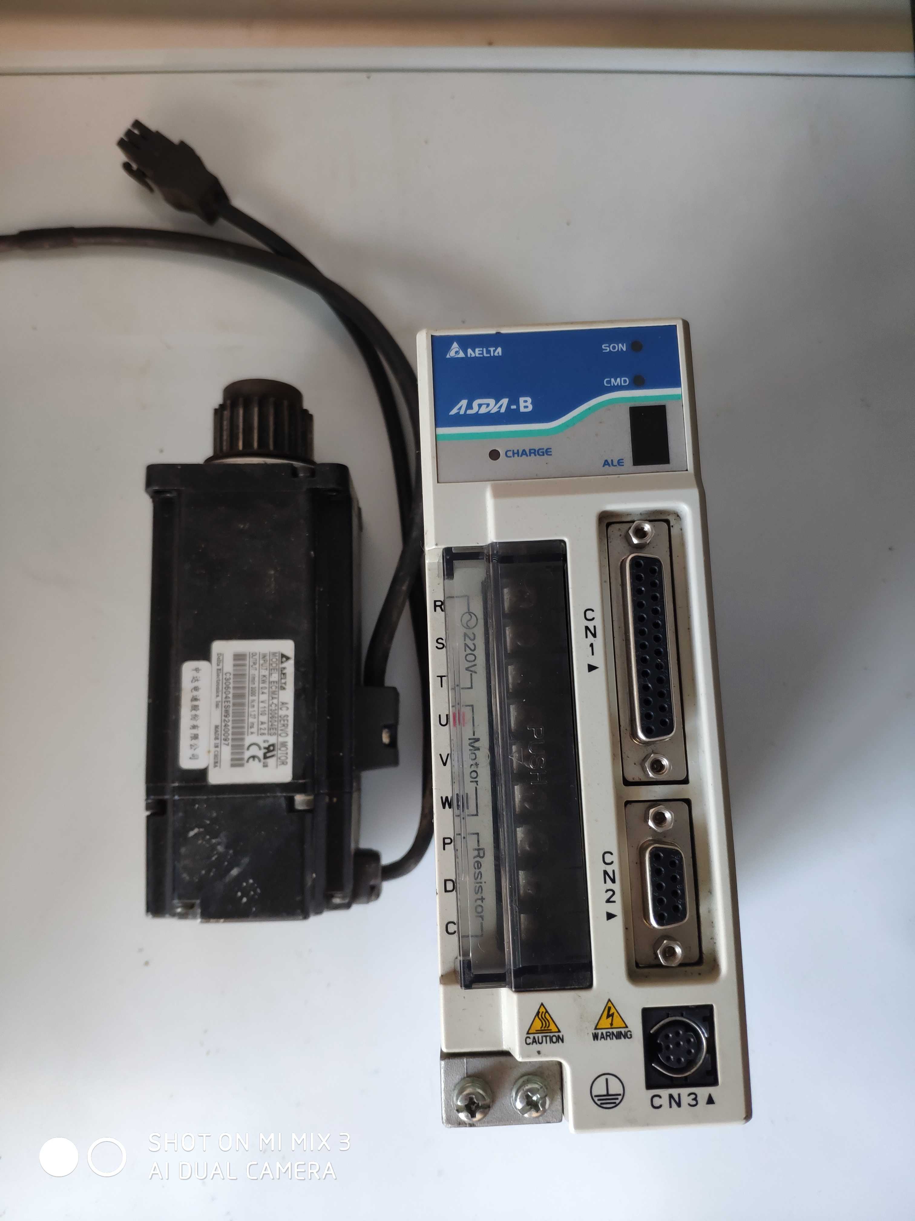 台达伺服400w套装驱动电机