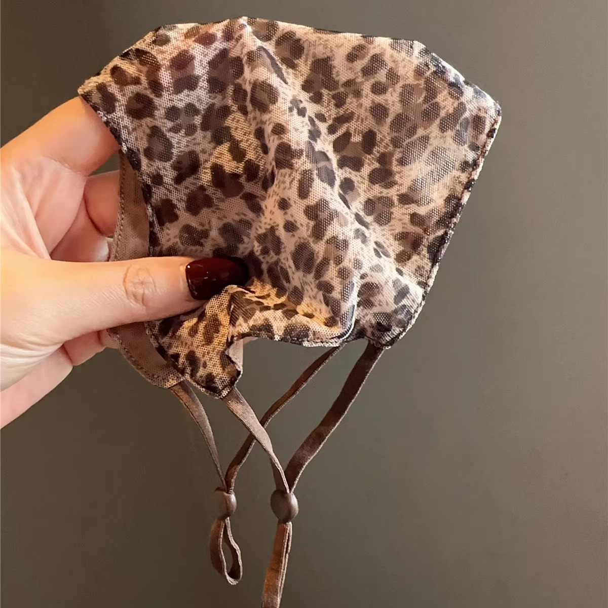 时尚豹纹口罩女透气轻纱面罩2025春夏新款复古高颜值显脸小面纱