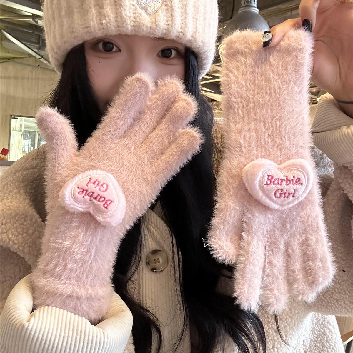 女粉红爱心分指手套保暖防寒护腕
