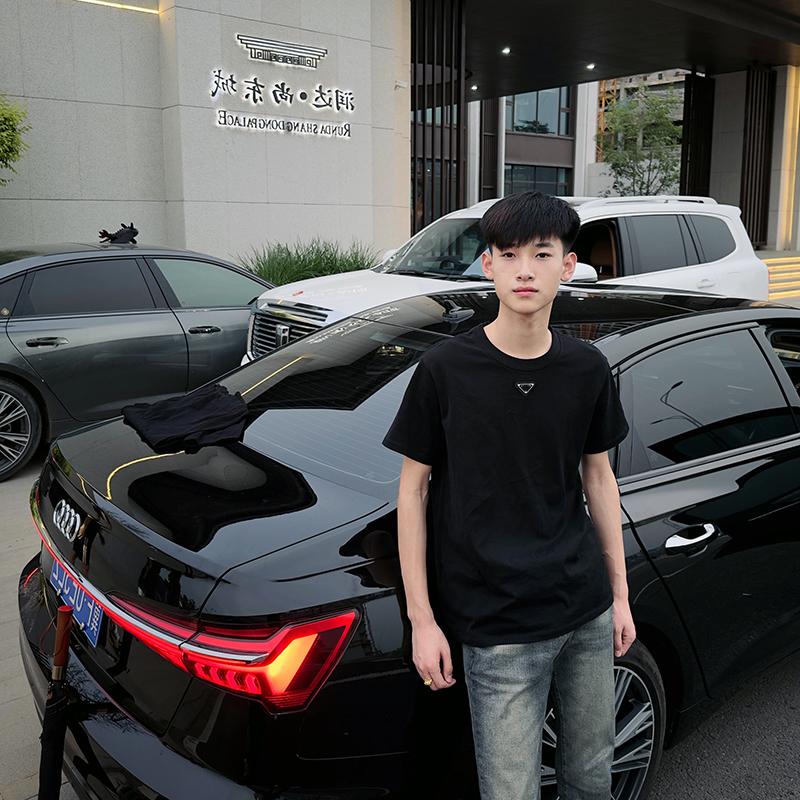 高级感简约潮牌三角标刺绣短袖T恤男痞帅设计感流行体恤网红同款