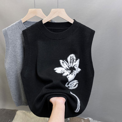 2025新款设计感小花朵圆领马甲