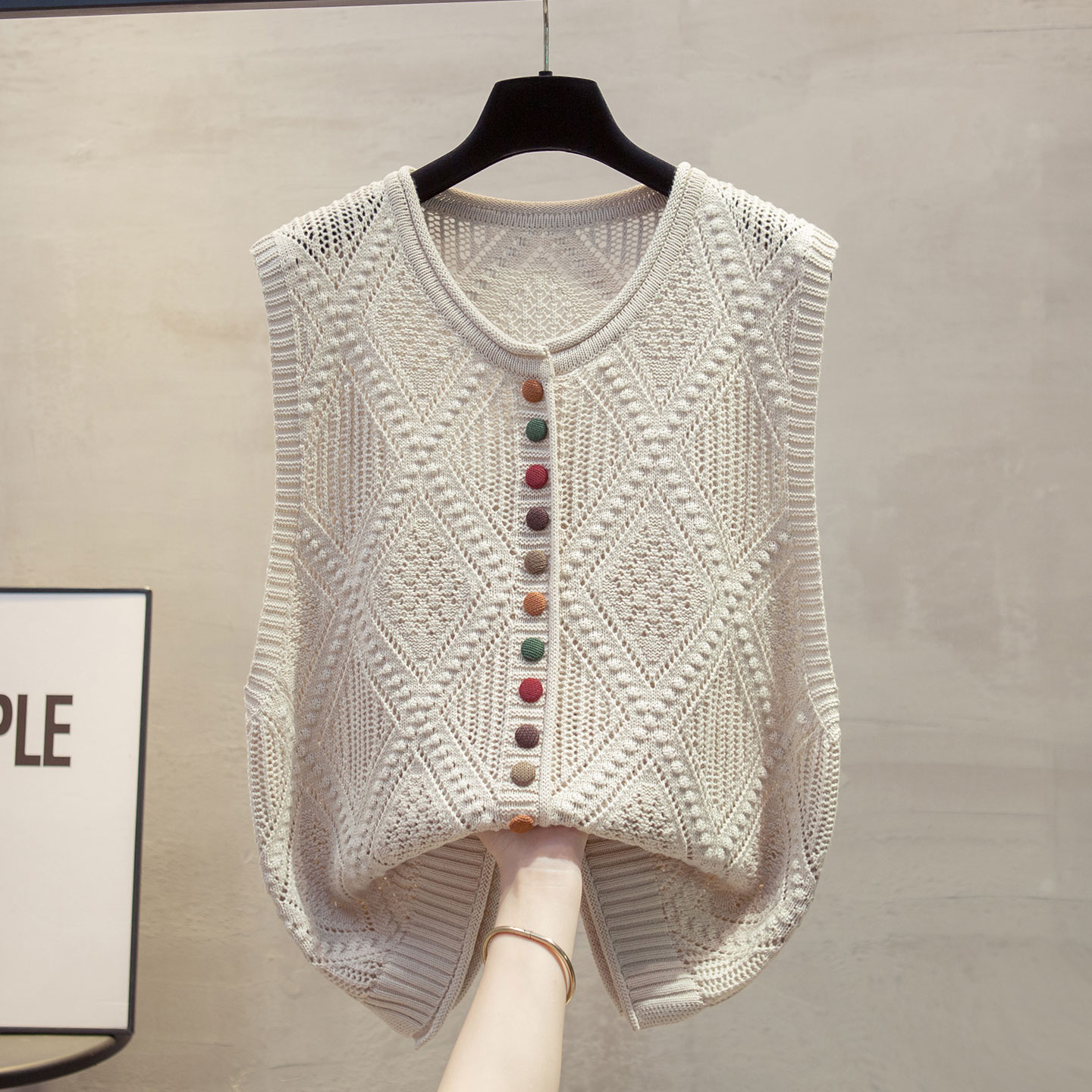 彩色扣子镂空无袖女坎肩开衫女