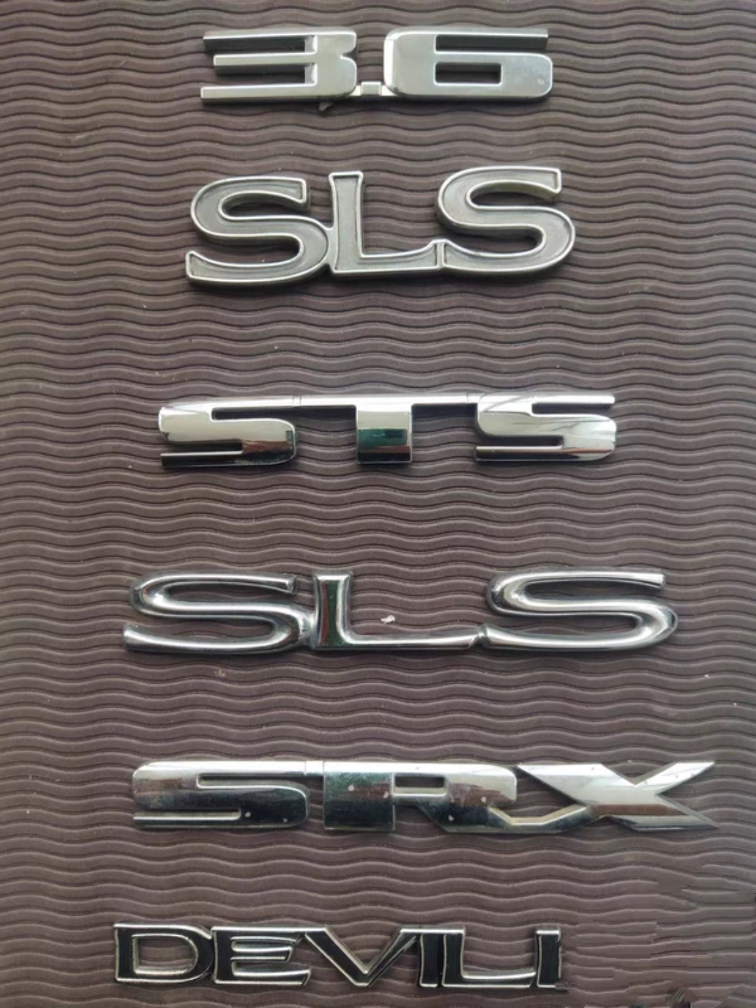 适用于凯迪拉克车标SRX，SLS，CTS帝威美国标志图片