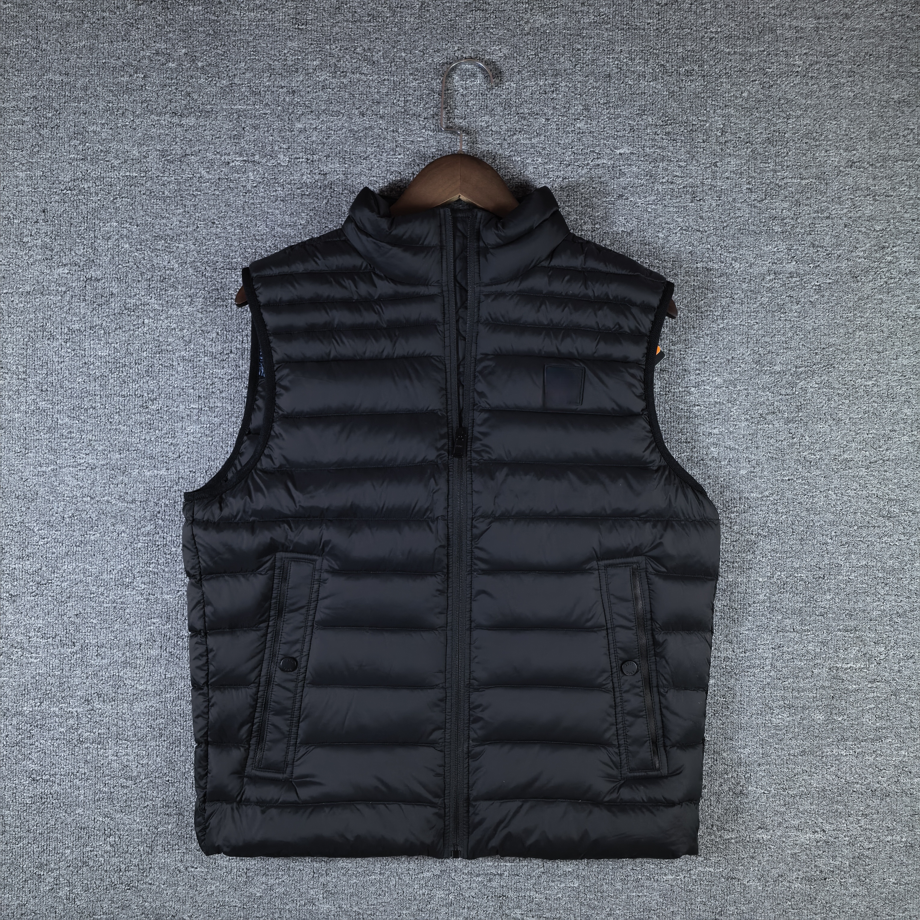 老板家 修身版型男士徽标立领无袖羽绒经典绗缝马甲