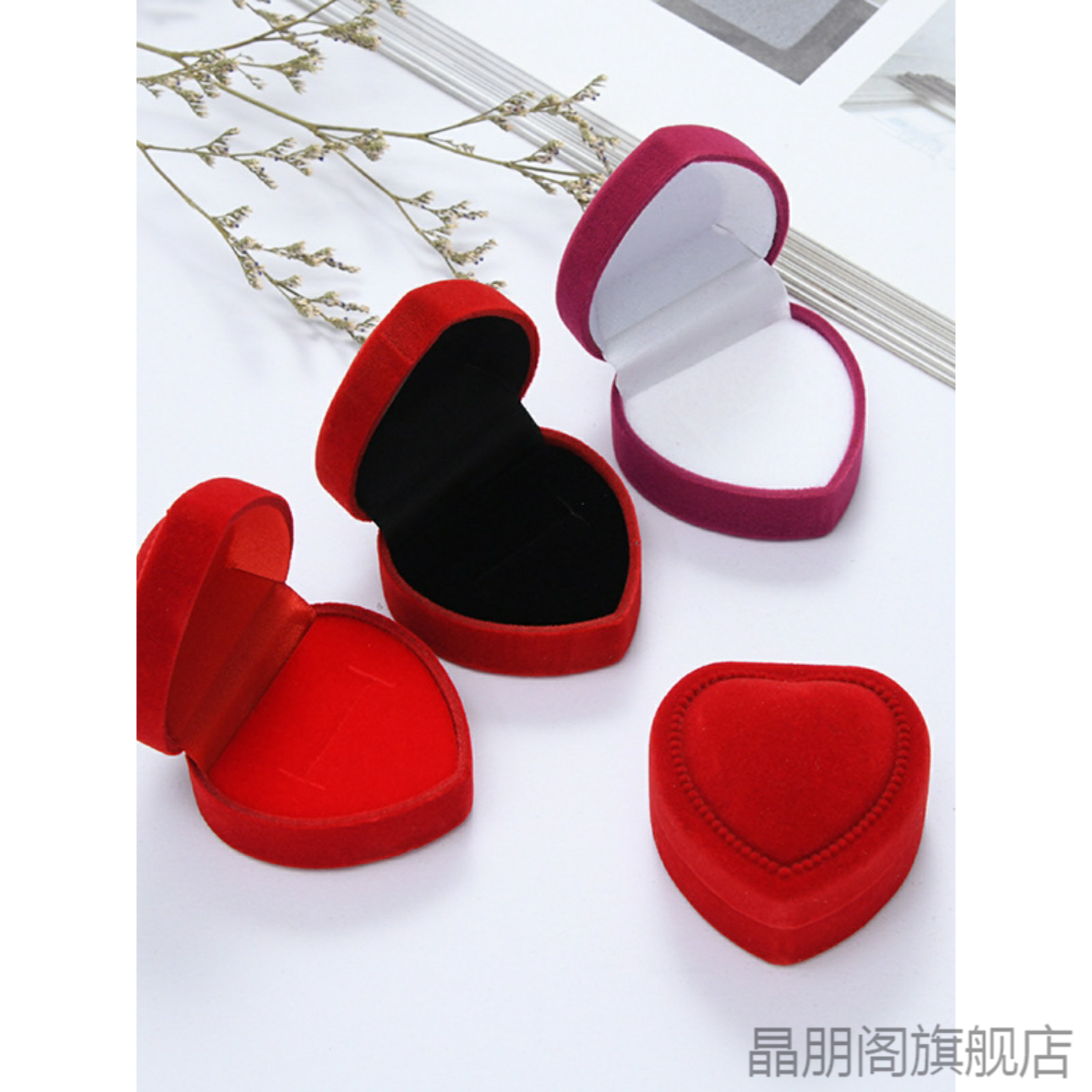 爱心戒指盒展示求婚结婚情侣仪式图片