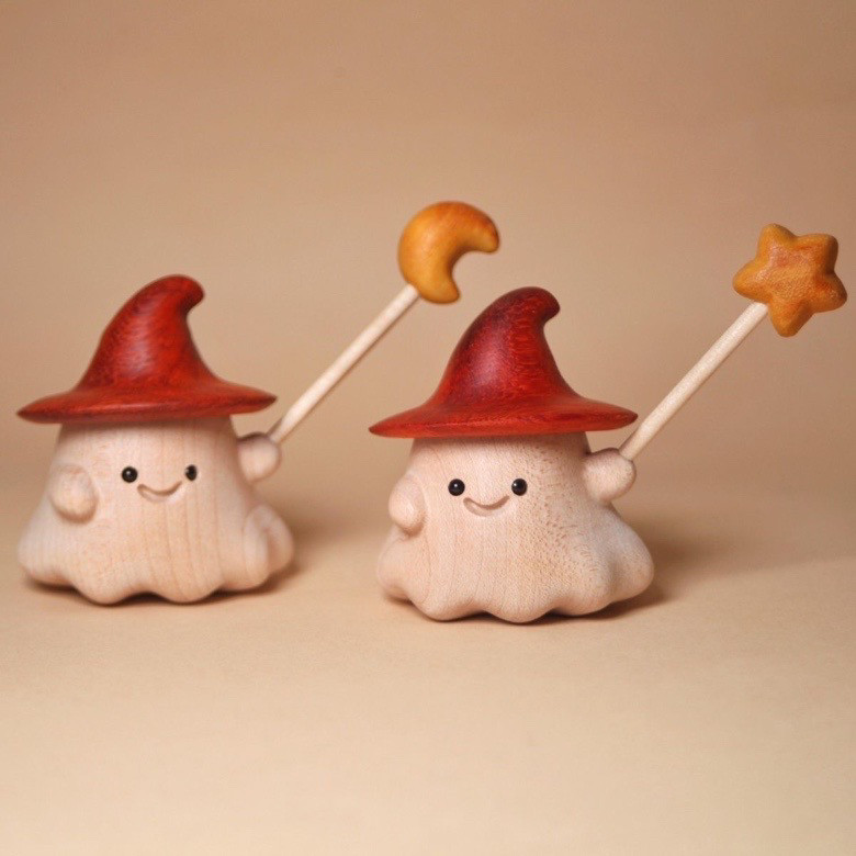 实木磁吸款魔法小精灵 榉木红花梨可爱卡通雕刻件客厅办公桌摆件