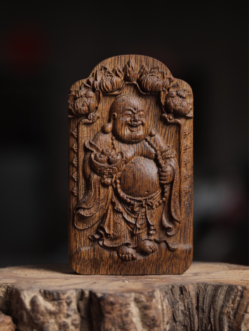 芽庄绿棋楠笑弥勒佛吊坠全身站立金元宝弥勒无事牌挂件项坠男女士