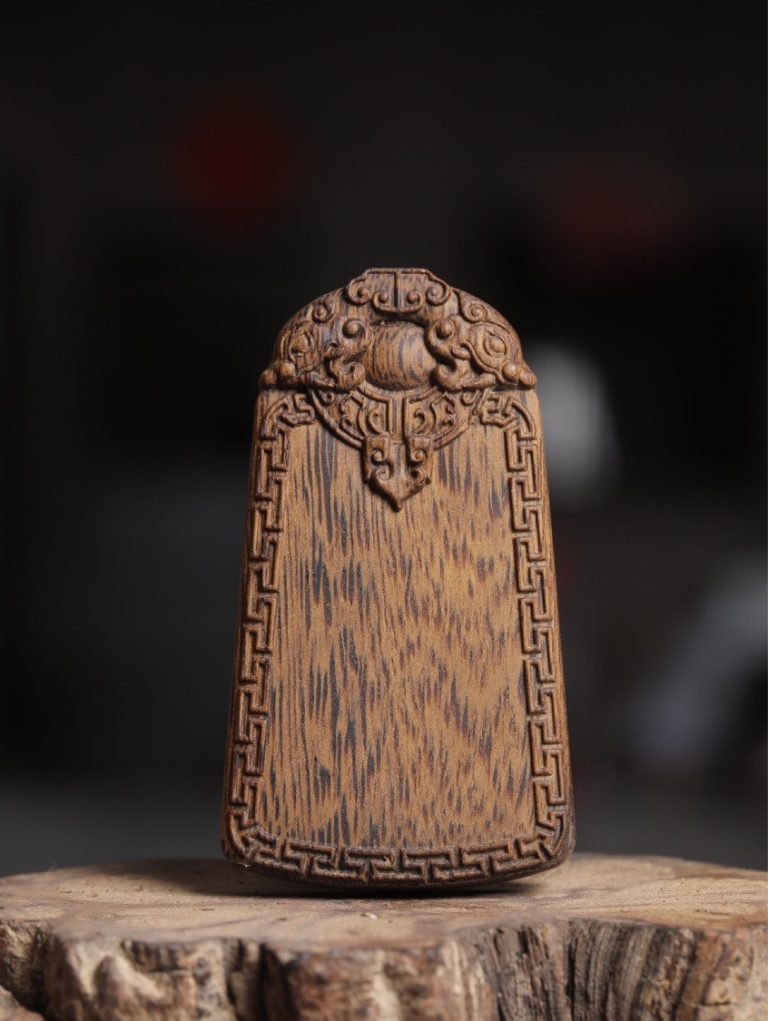 芽庄绿棋楠貔貅无事牌吊坠膏脂油润粘黏密实棋楠韵前香花香甜香