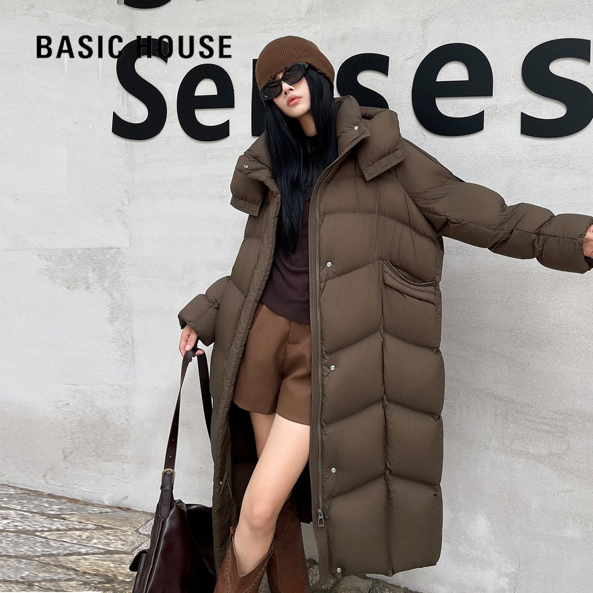 百家好长款时尚连帽羽绒服