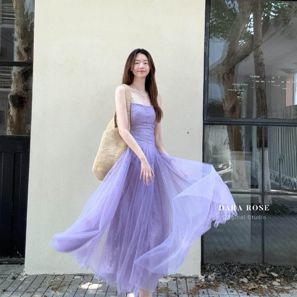 DARA ROSE-海边度假仙女裙紫色网纱吊带蕾丝拼接多层连衣裙DR5826