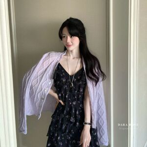 DARA ROSE-设计法式木耳边小女人气质黑色碎花吊带裙连衣裙S8340