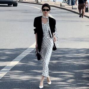 御姐风法式白色波点吊带连衣裙子女夏季2025新款气质收腰包臀长