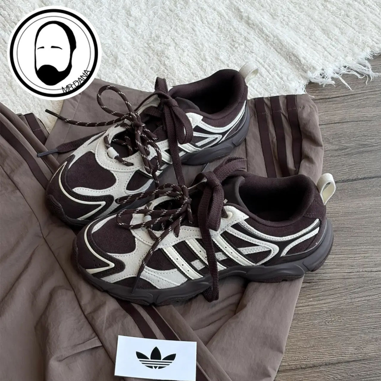 Adidas阿迪达斯WHISPER GLIDE女子复古跃舞鞋 双鞋带运动鞋LA4341