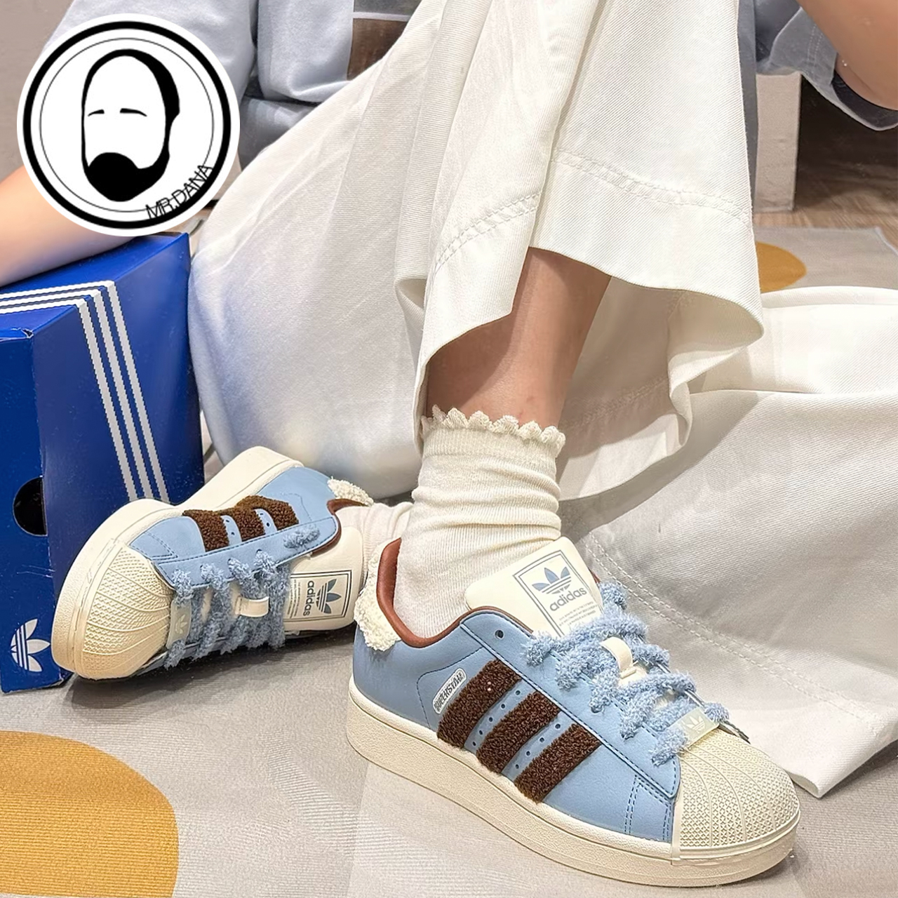 Adidas阿迪达斯三叶草贝壳头女子运动休闲板鞋JR6987 JR6986