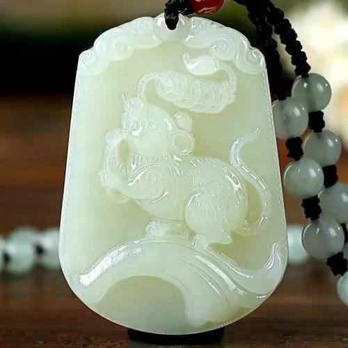 和田玉十二生肖吊坠男女项链情侣合成玉石挂件本命年属相生日礼物