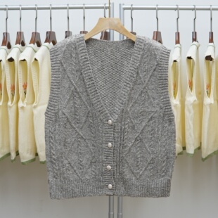 单排扣百搭显瘦叠穿背心坎肩 V领麻花针织马甲女无袖 622 春秋韩版