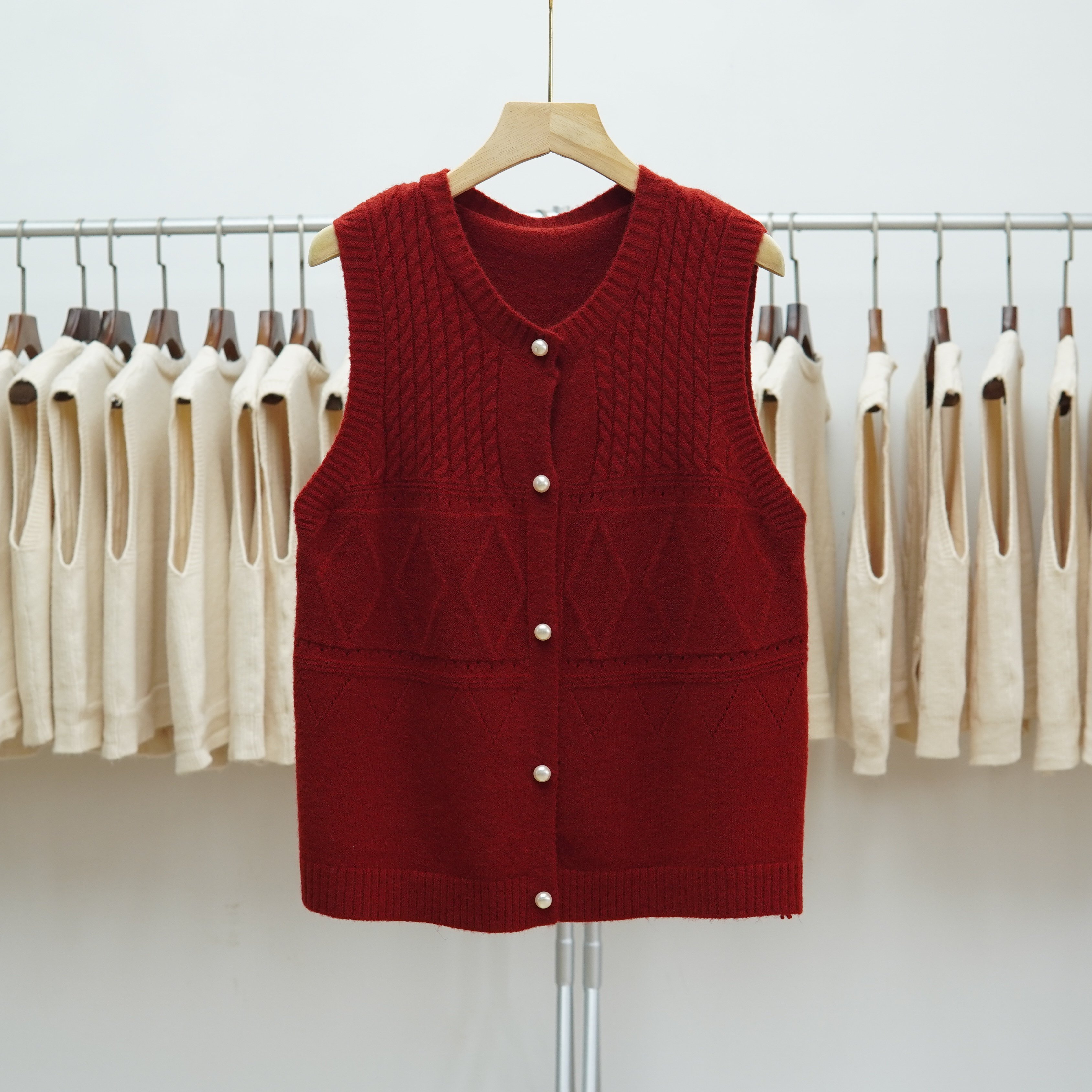 336针织马甲女绞花软糯背心圆领叠穿复古纯色开衫加厚新款上衣