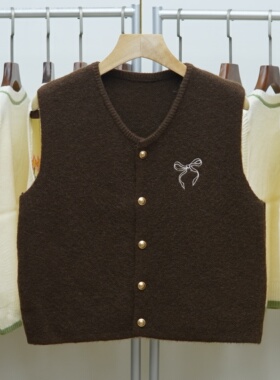 327 韩系减龄纽扣针织马甲女圆领无袖短款刺绣毛衣坎肩马夹背心