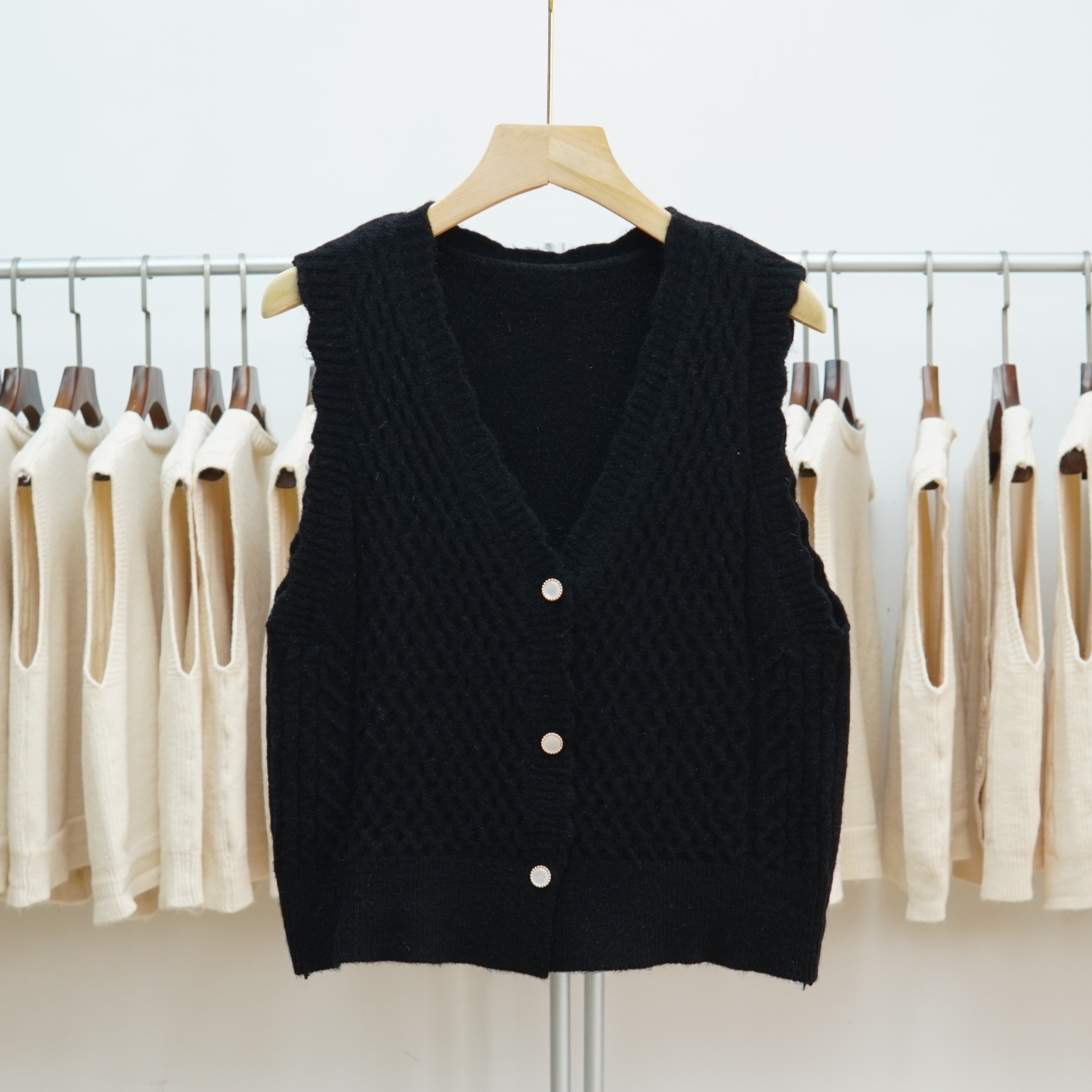 短款V领针织马甲背心女