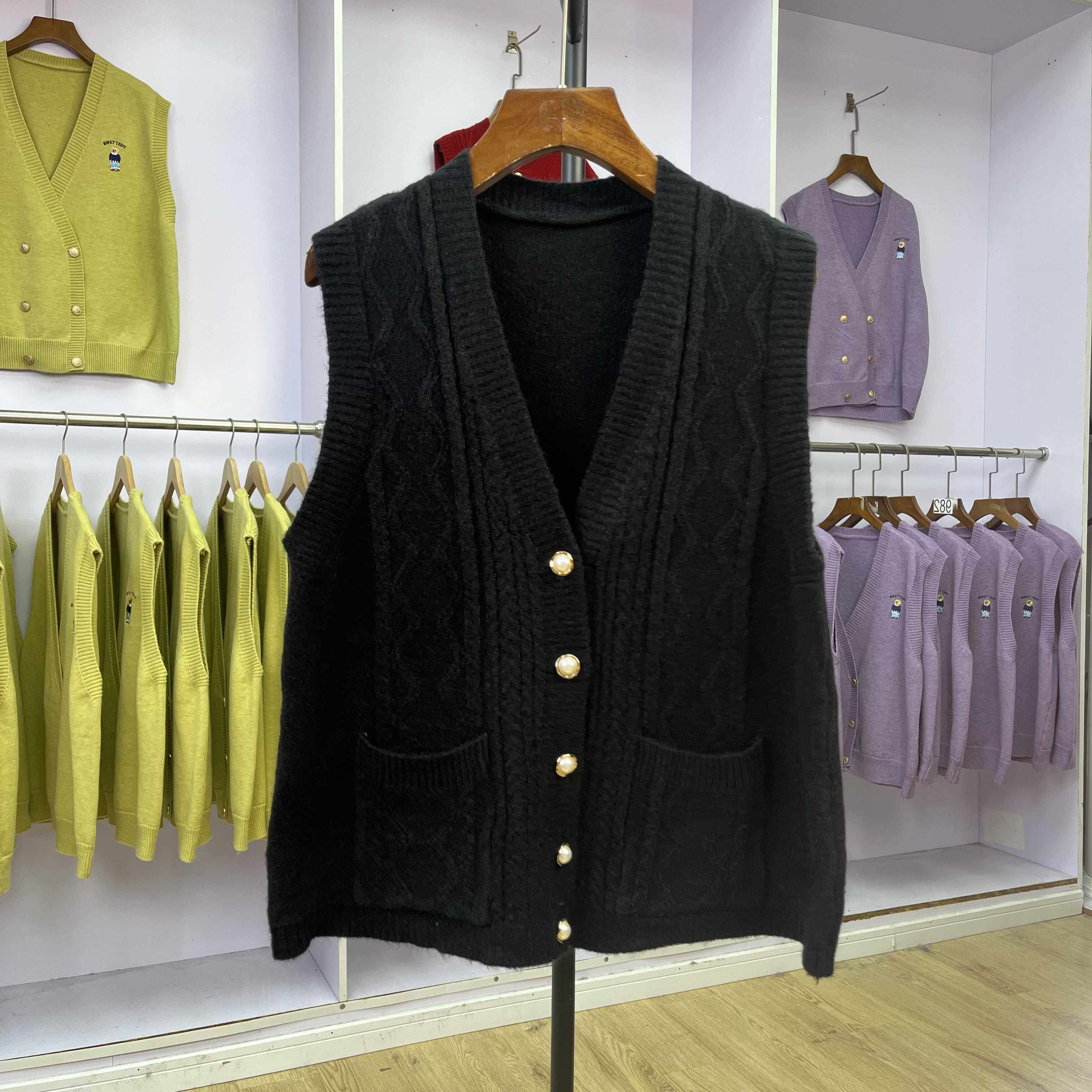 316 针织马甲两口袋女2024秋季纯色简约气质背心毛衣坎肩外搭上衣