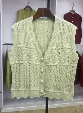 679 针织马甲女2024秋季纯色复古背心毛衣休闲坎肩绿色外搭上衣