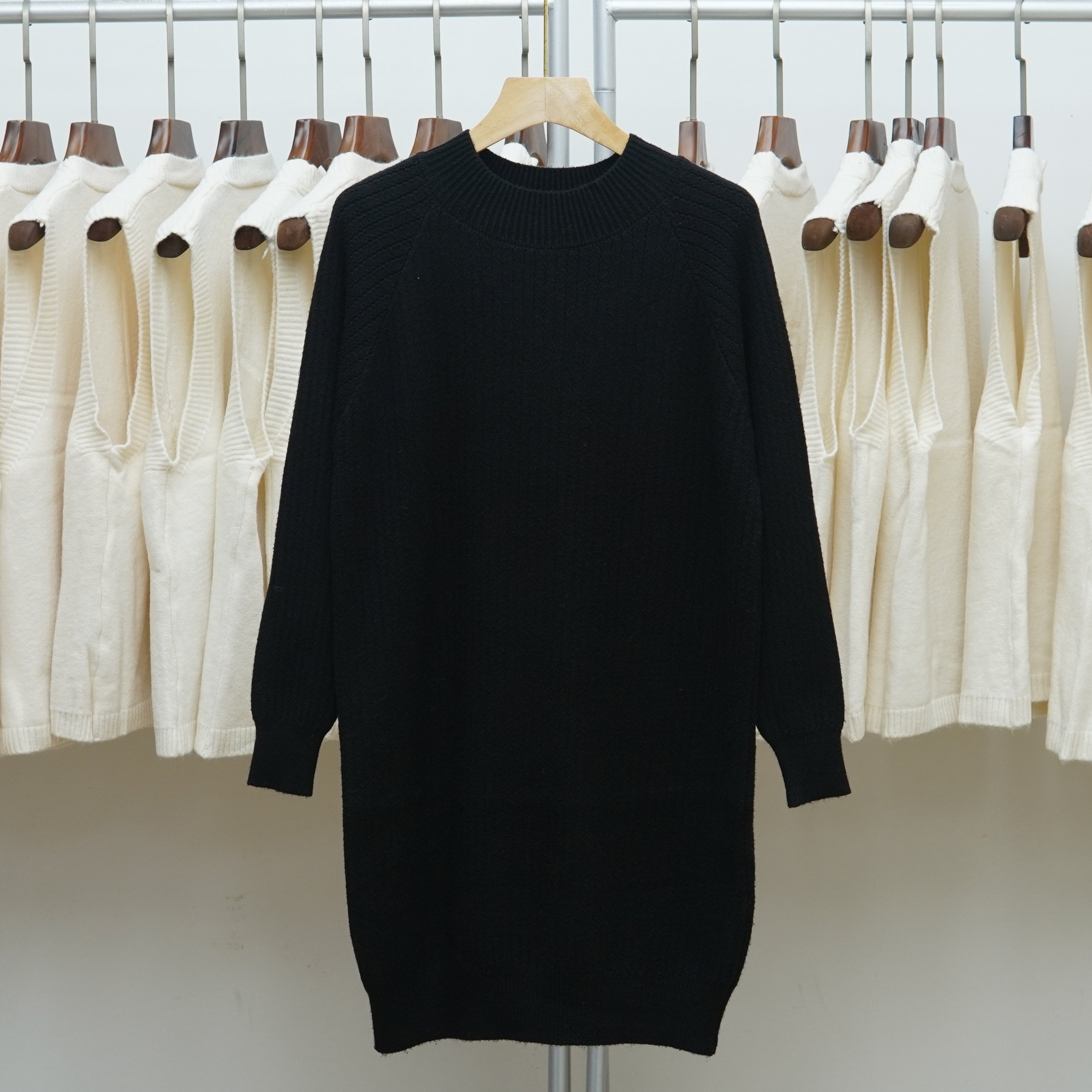 圆领长袖针织连衣裙女