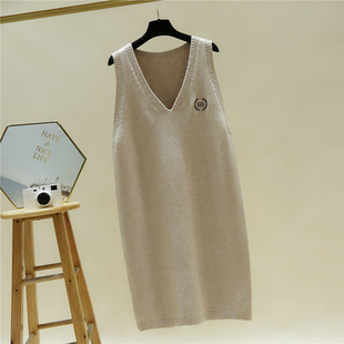 2025秋装长款显瘦V领百搭无袖马甲刺绣针织背心女毛衣马夹外搭潮