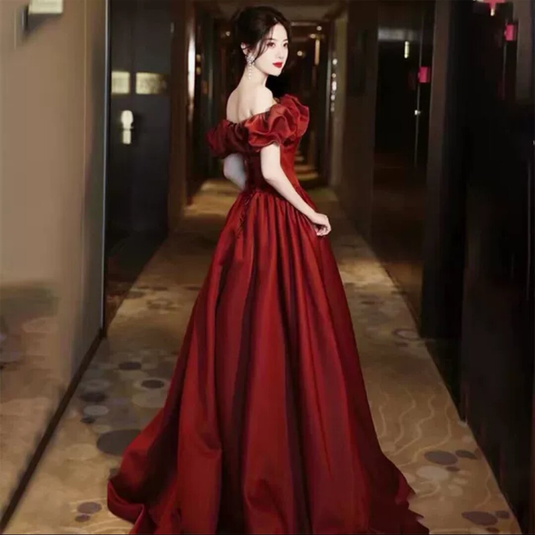 出租赁晩礼服装订婚回门敬酒主持生日宴会年会昆明玉溪文山建水