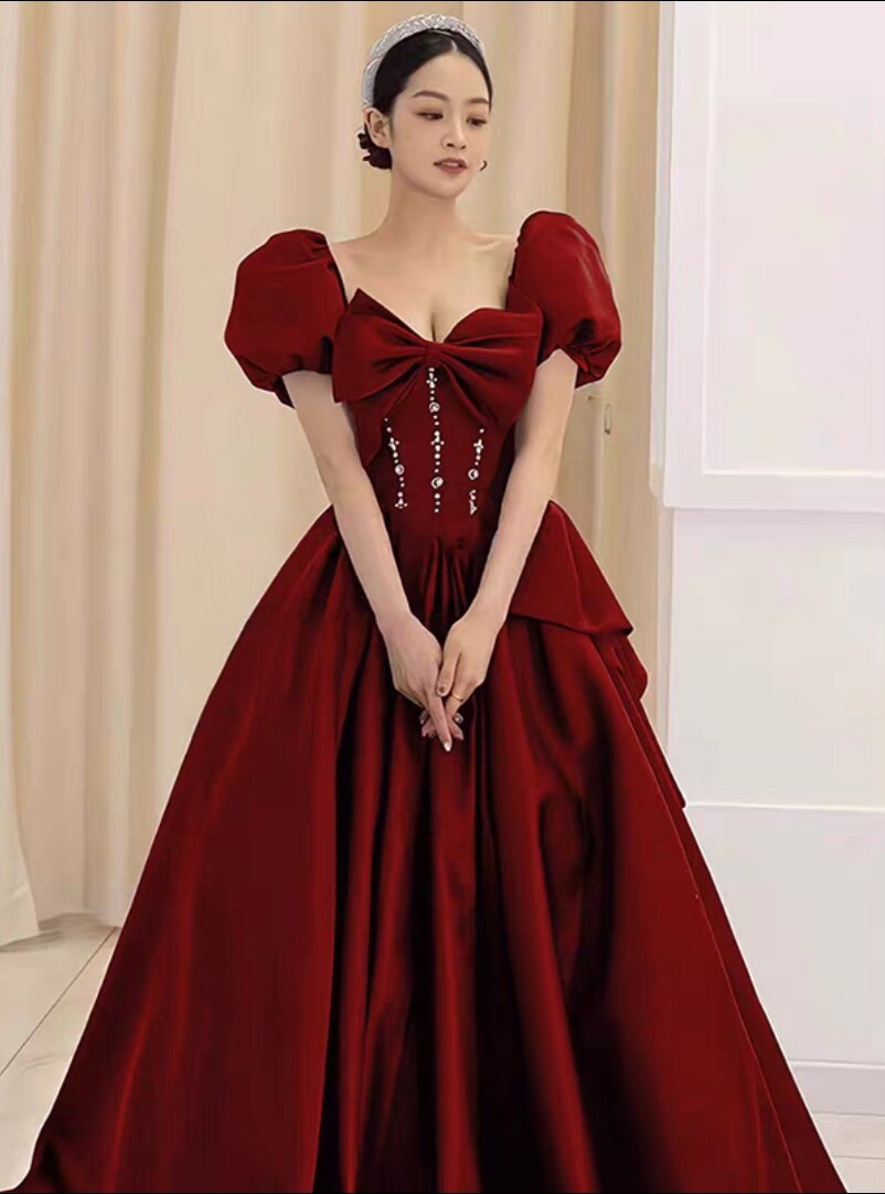 出租晩礼服敬酒服订婚回门主持生日宴会年会服装昆明玉溪文山建水