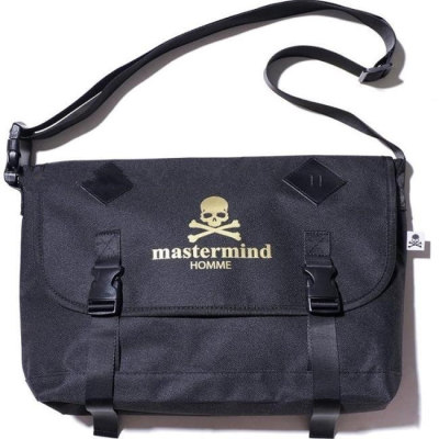 新款热卖日本杂志人气款*MASTERMIND邮差休闲包骷髅斜挎包单肩包