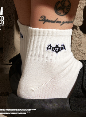 白色刺绣蝙蝠袜子男中筒夏季薄款纯棉短袜女潮短筒男士运动袜夏天