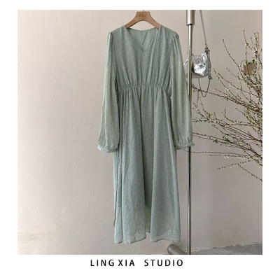 eter显瘦V领连衣裙女收腰雪纺长裙2025春夏新款度假碎花裙W241130