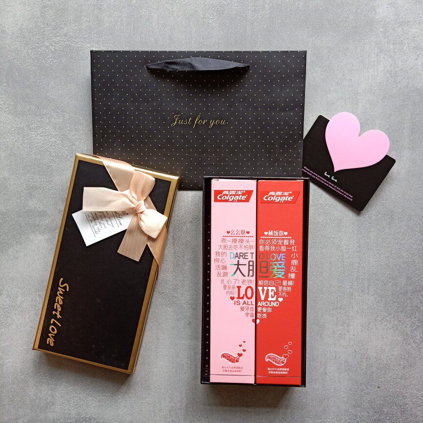 高露洁大胆爱爱心牙膏心形结婚情人节礼物2支礼盒写贺卡