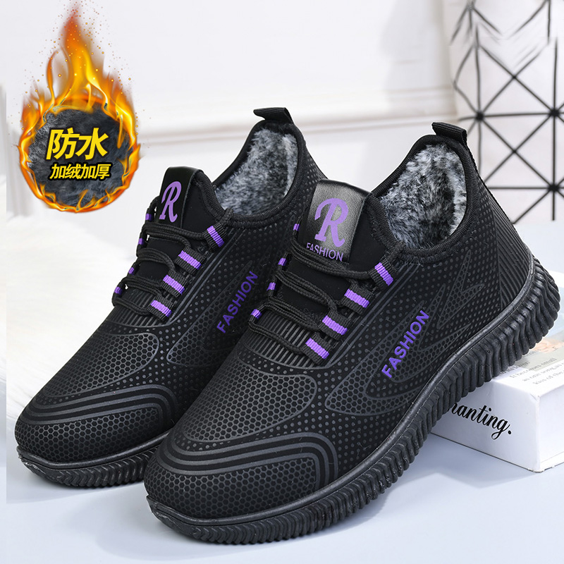 冬季加绒休闲老北京布鞋防滑软底女士棉鞋中老年人防水面妈妈棉鞋