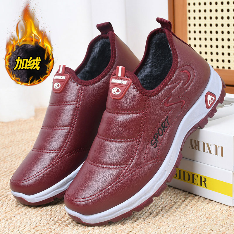 老北京布鞋冬季加绒保暖棉鞋女款防滑软底中老年一脚蹬防水妈妈鞋