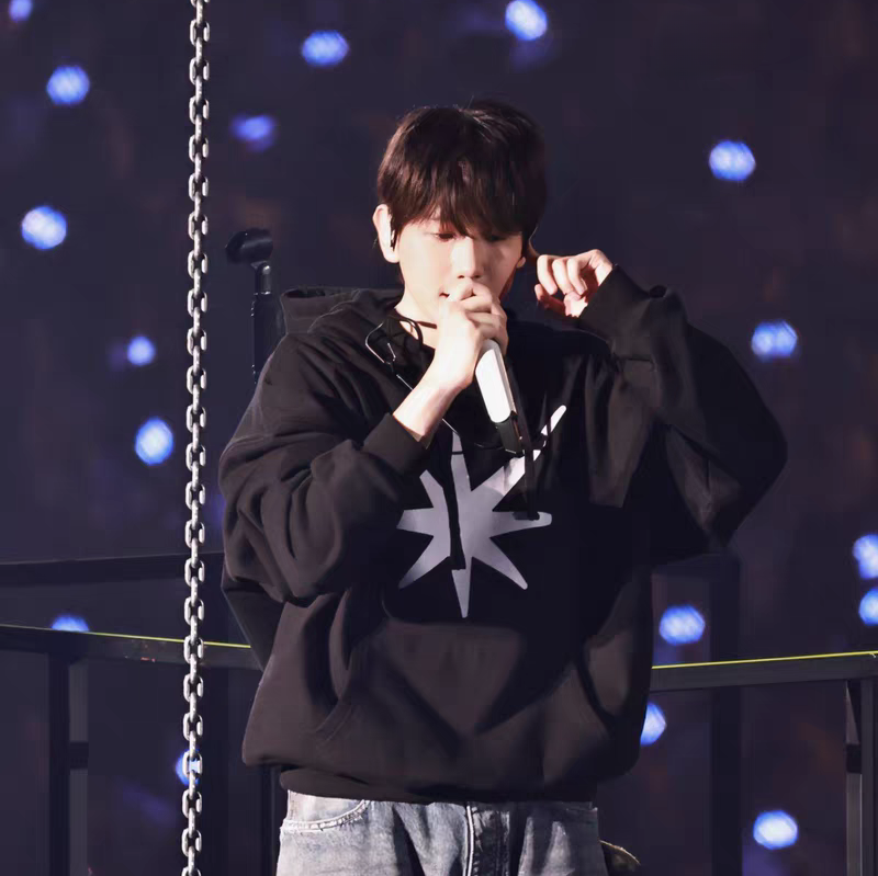 边伯贤演唱会同款连帽卫衣女2024新款爆款情侣装上衣外套周边衣服