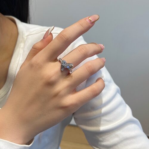 D色莫桑石蝴蝶结满钻纯银戒指