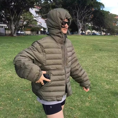 休闲户外风连帽排骨羽绒服外套女