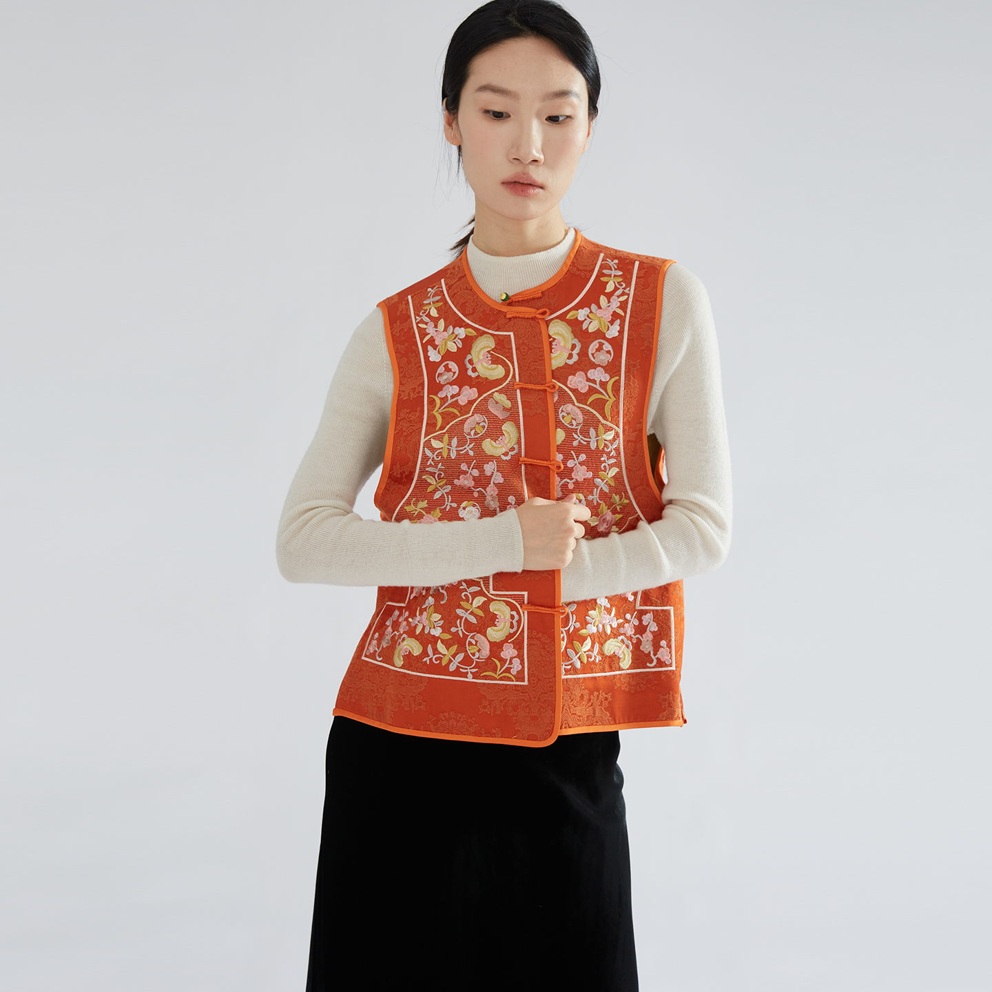 特惠 重工刺绣真丝提花新中式马甲唐装盘扣国风桑蚕丝背心外套冬