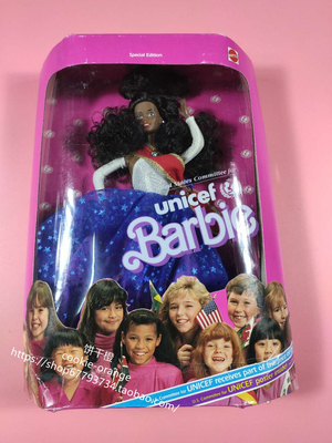 发 Barbie Unicef 4770 1998 正品绝版芭比娃娃 黑皮