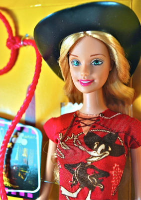 发 Barbie Daffy Duck 2003 正品绝版唐老鸭芭比娃娃