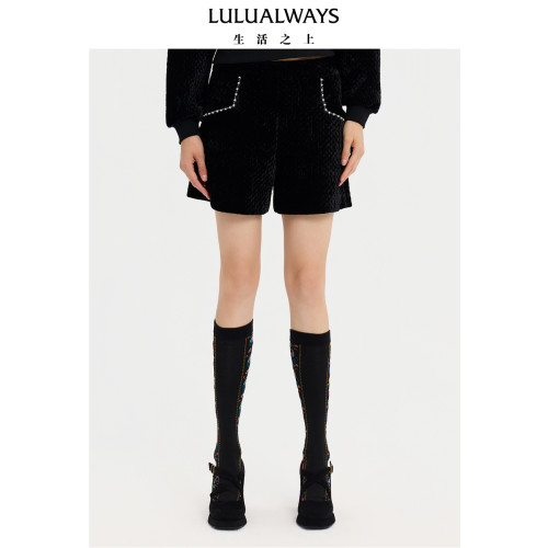 LULUALWAYS【商场同款】冬季新款优雅时尚丝绒修身高腰黑色短裤
